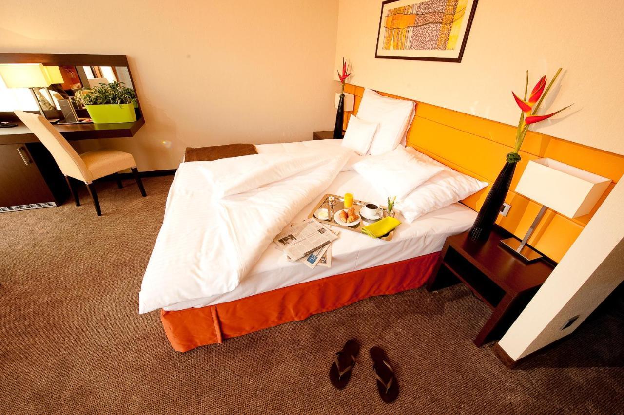 Abacus Business & Wellness Hotel Herceghalom Dış mekan fotoğraf