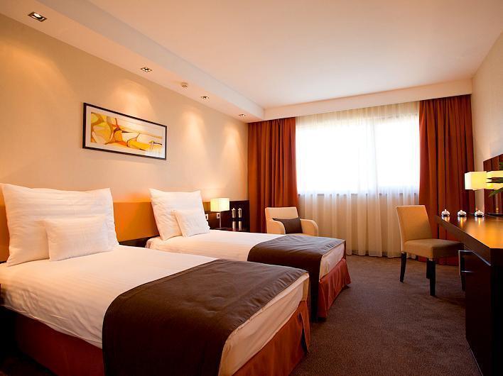 Abacus Business & Wellness Hotel Herceghalom Dış mekan fotoğraf
